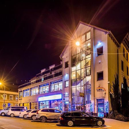 Hotel Restauracja Teczowa Luban Dış mekan fotoğraf
