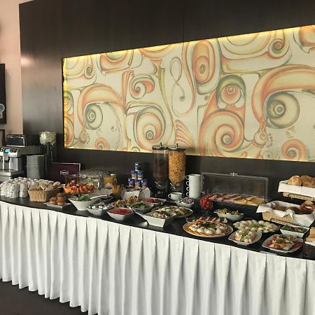 Hotel Restauracja Teczowa Luban Dış mekan fotoğraf