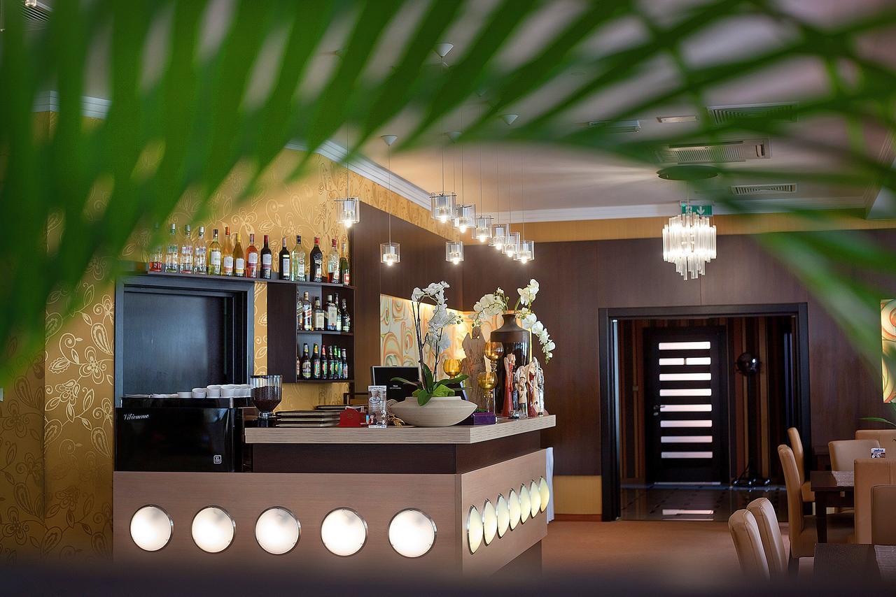 Hotel Restauracja Teczowa Luban Oda fotoğraf