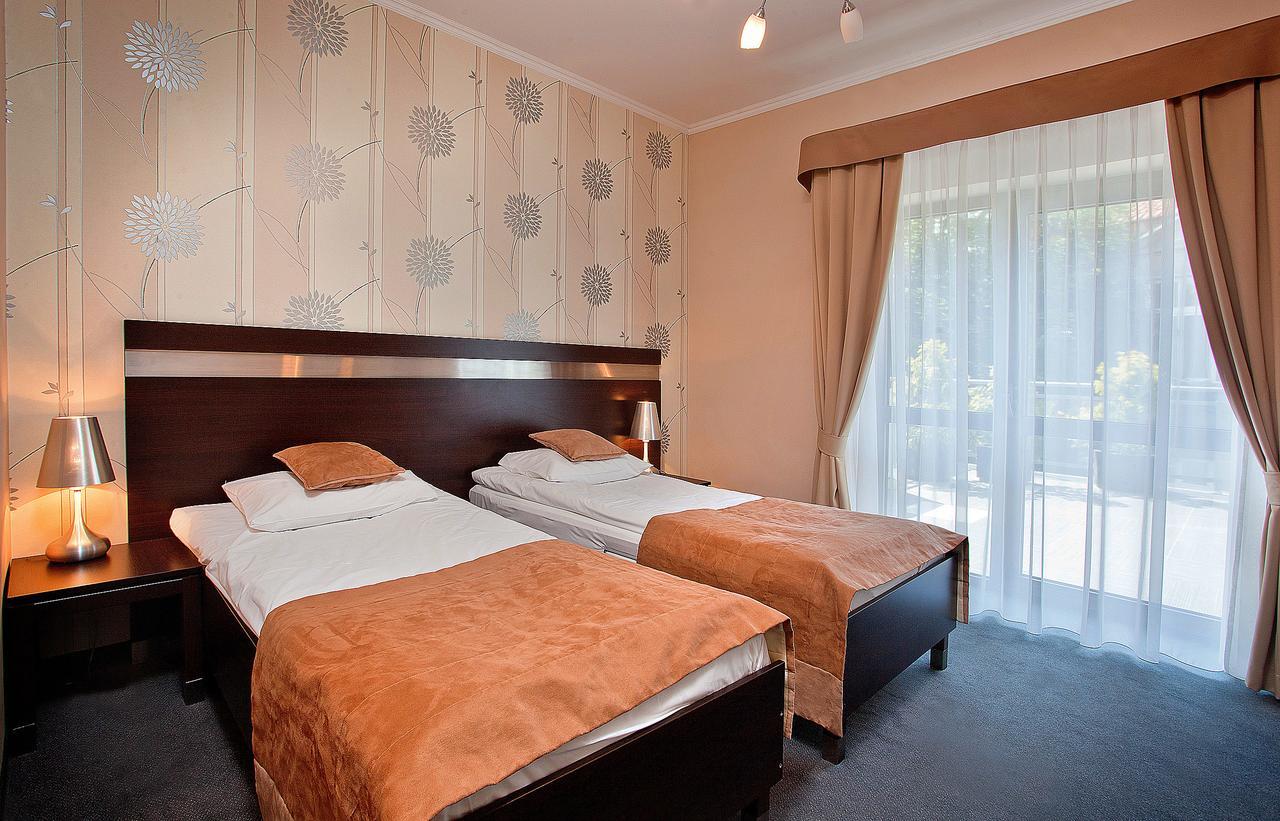 Hotel Restauracja Teczowa Luban Dış mekan fotoğraf
