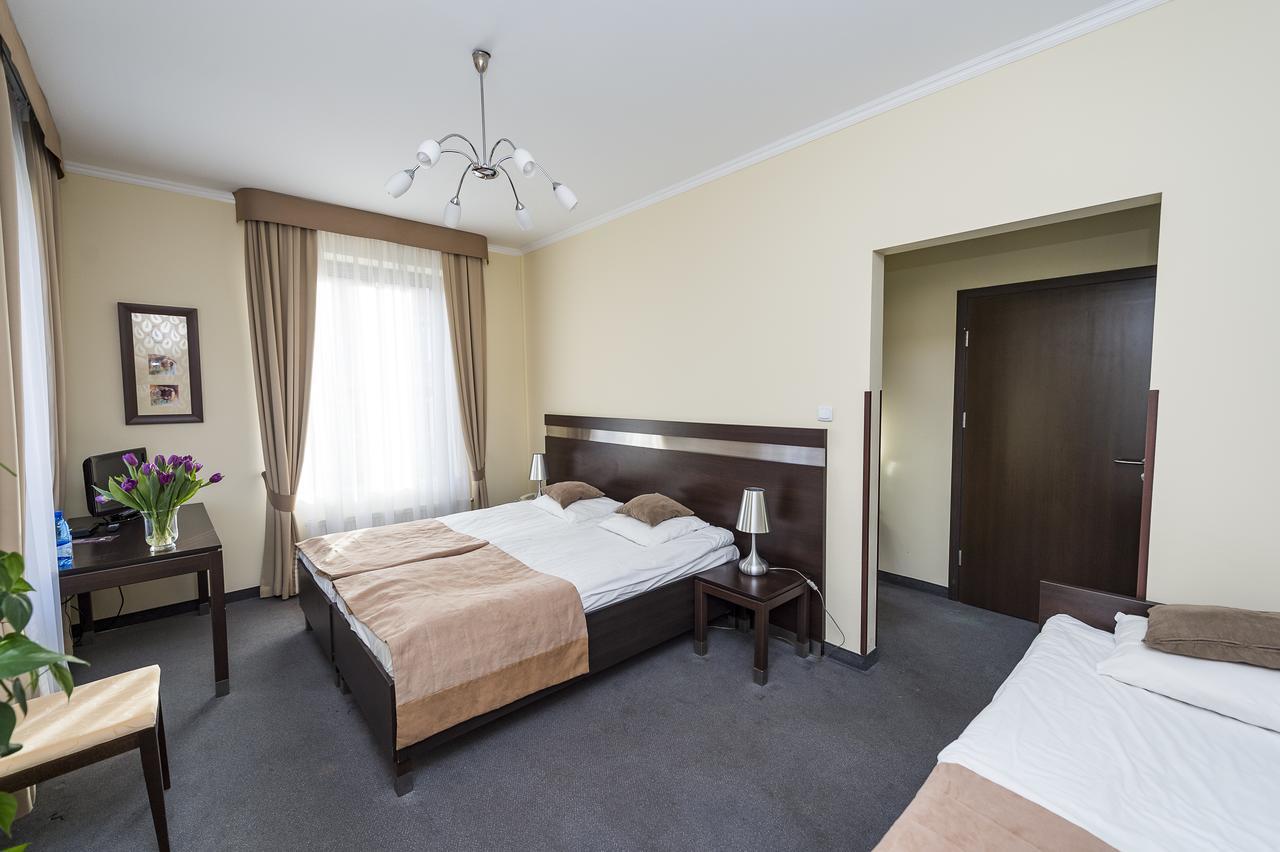 Hotel Restauracja Teczowa Luban Dış mekan fotoğraf