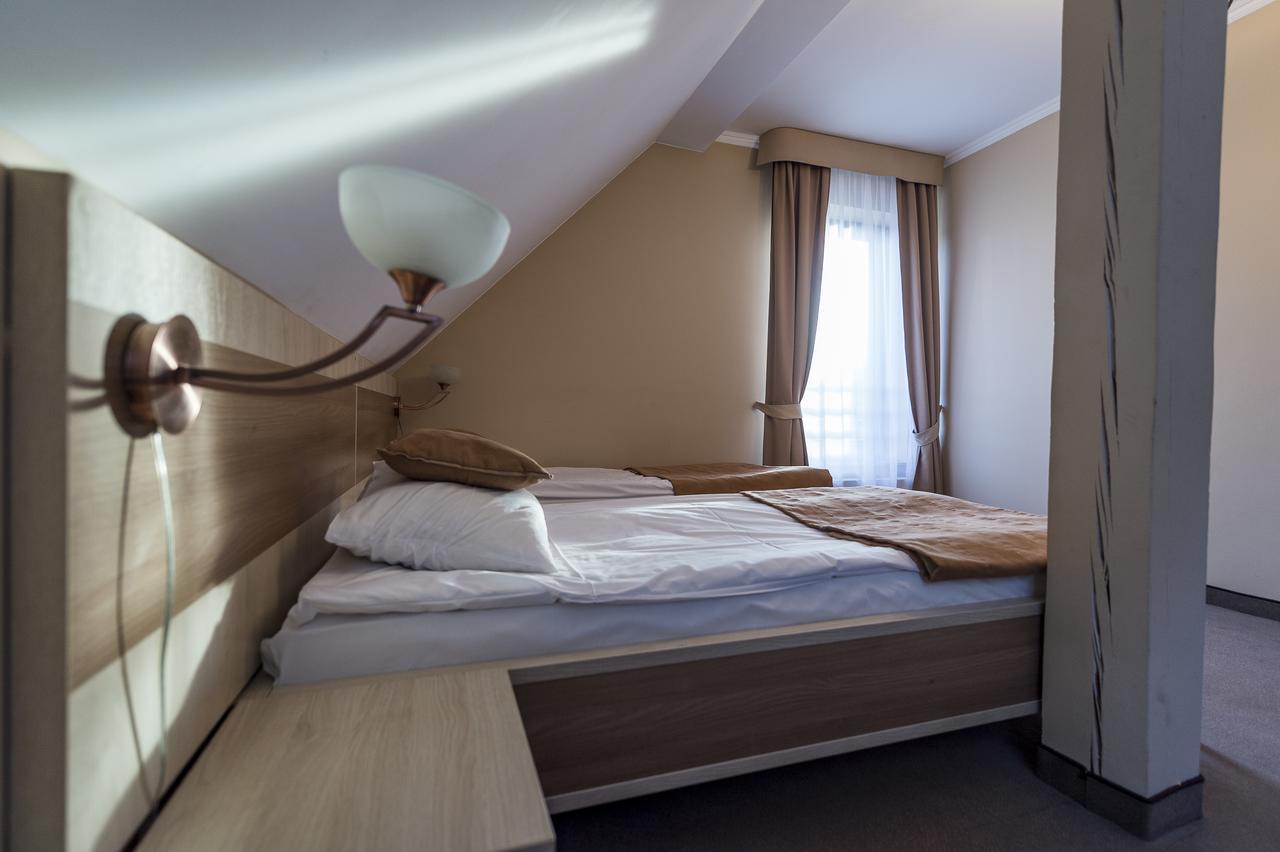 Hotel Restauracja Teczowa Luban Dış mekan fotoğraf