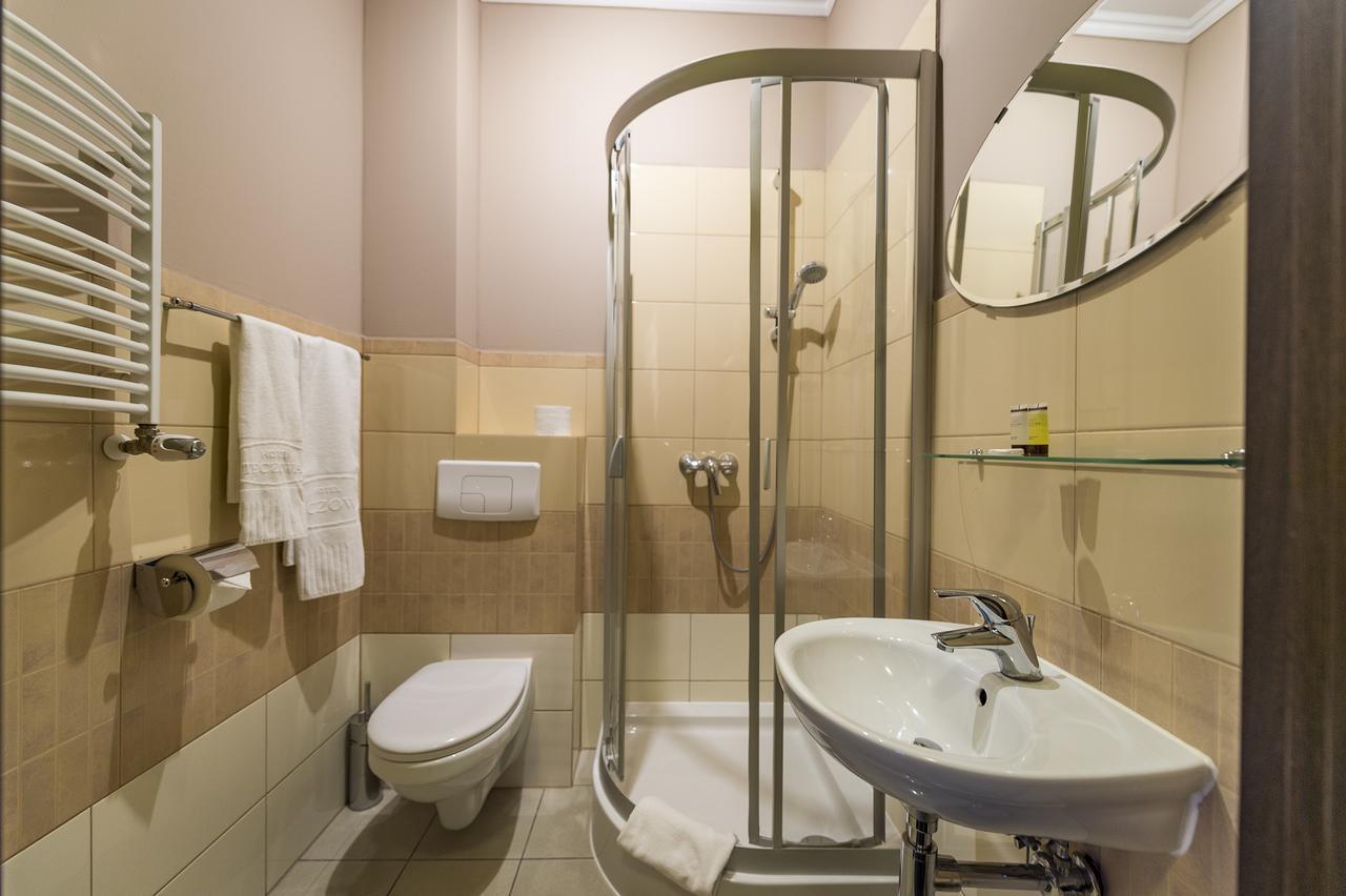 Hotel Restauracja Teczowa Luban Dış mekan fotoğraf