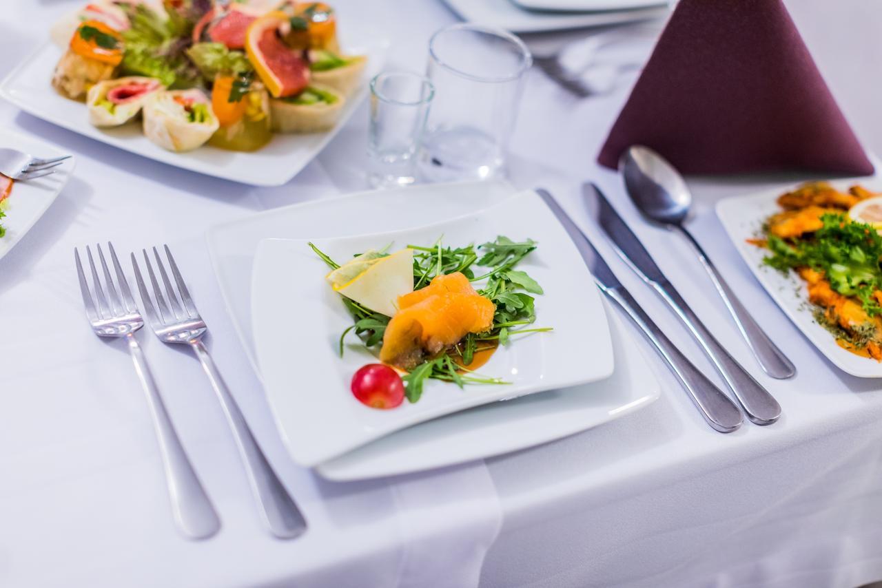 Hotel Restauracja Teczowa Luban Dış mekan fotoğraf