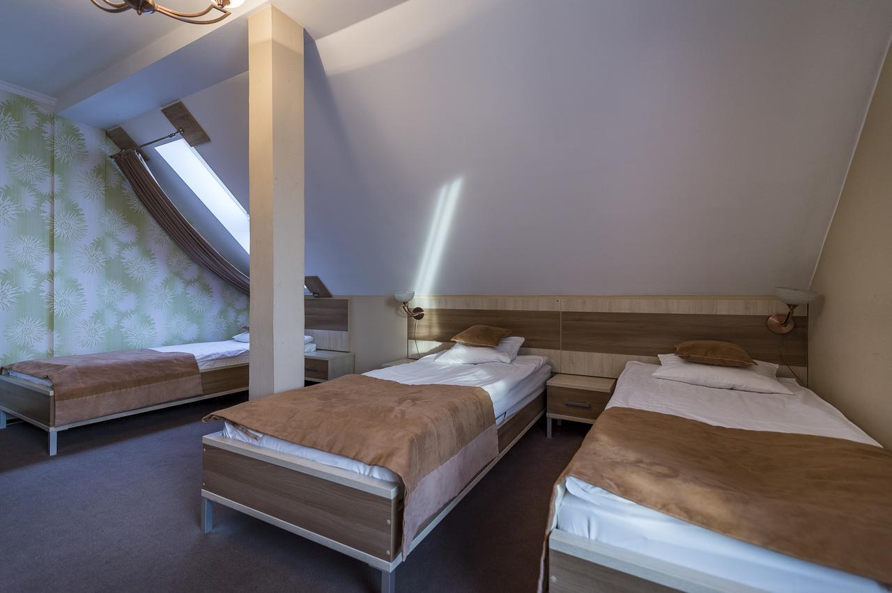 Hotel Restauracja Teczowa Luban Dış mekan fotoğraf