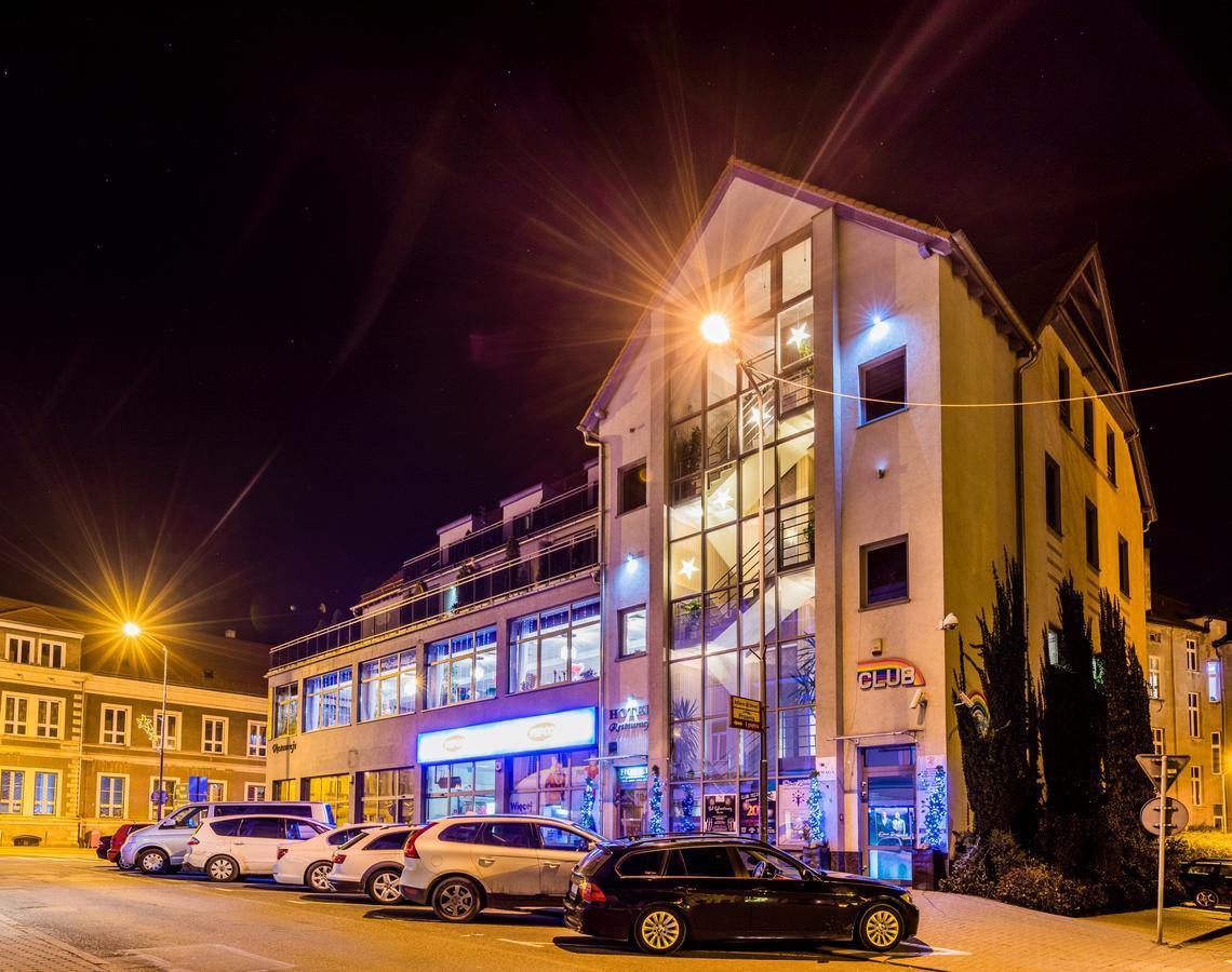 Hotel Restauracja Teczowa Luban Dış mekan fotoğraf