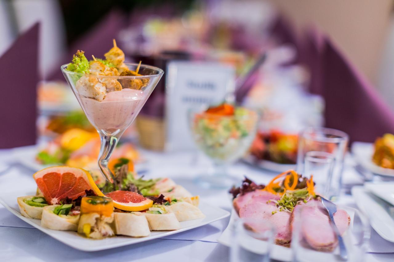 Hotel Restauracja Teczowa Luban Dış mekan fotoğraf