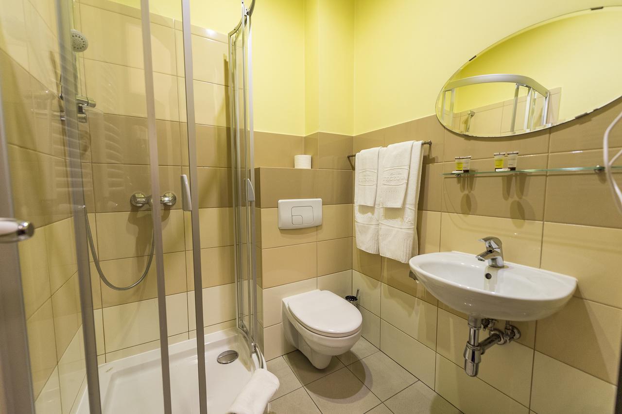 Hotel Restauracja Teczowa Luban Dış mekan fotoğraf